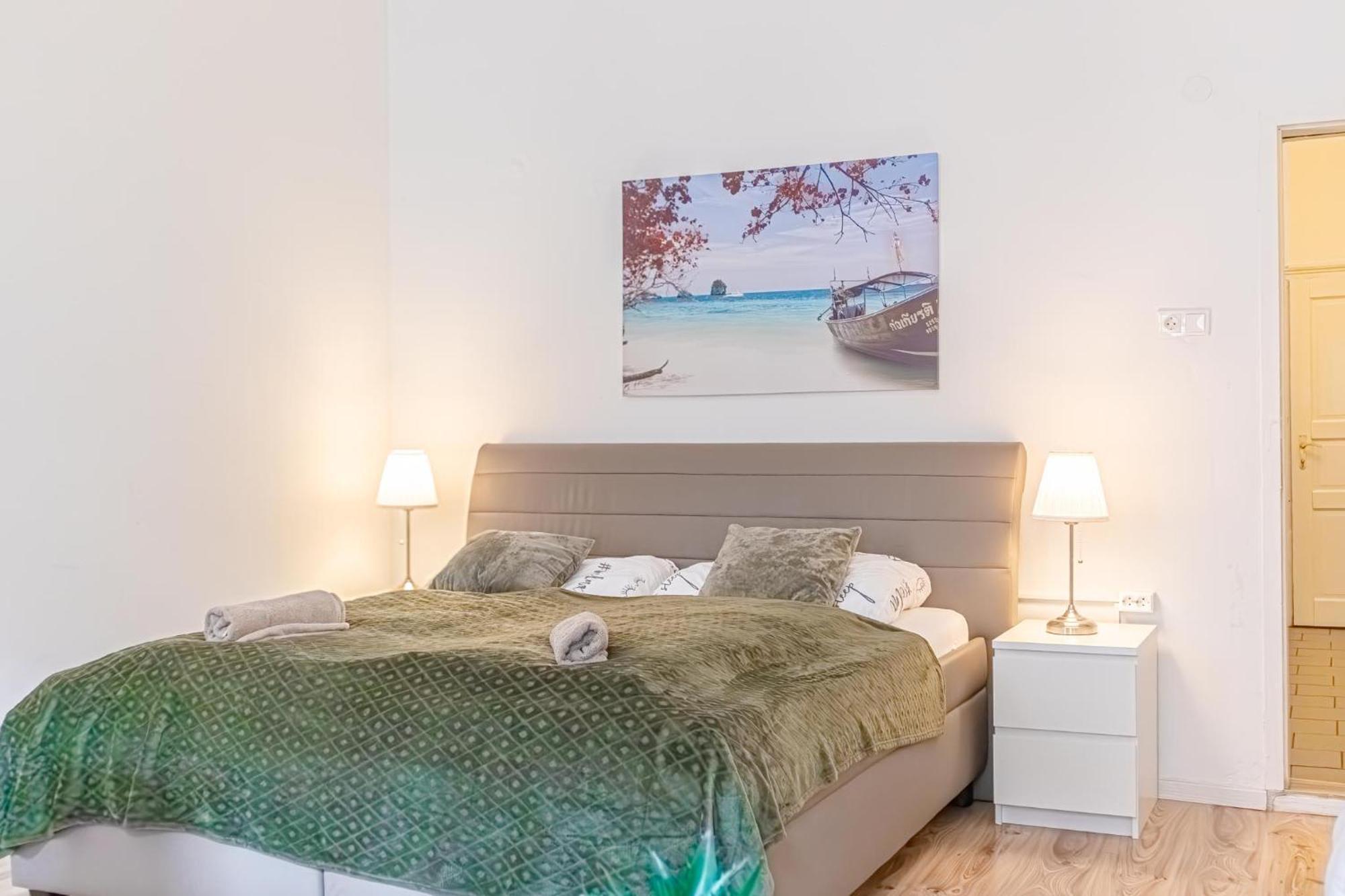 Budget-Friendly 2Br Apt With Great Location Leilighet Wien Eksteriør bilde