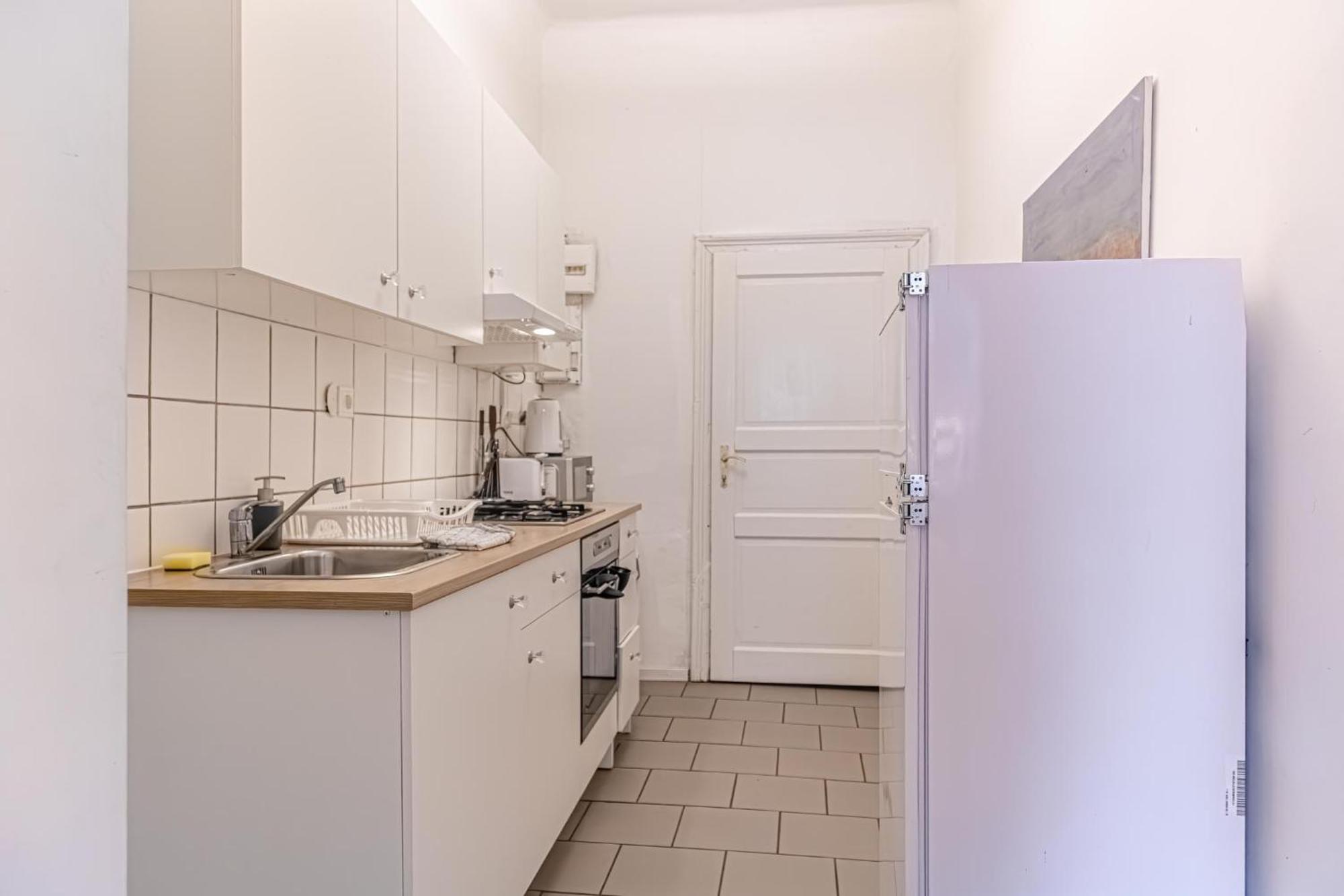 Budget-Friendly 2Br Apt With Great Location Leilighet Wien Eksteriør bilde