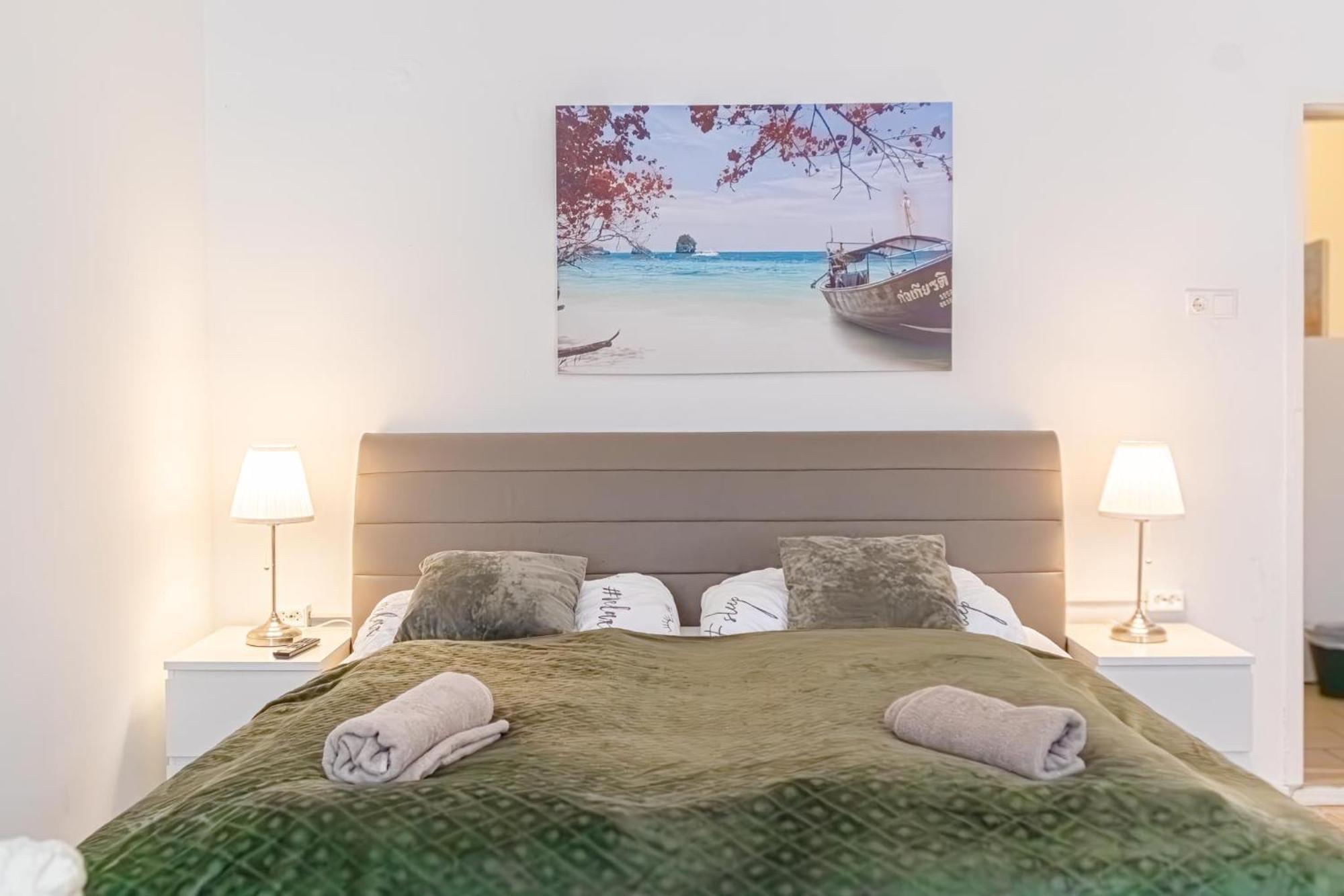 Budget-Friendly 2Br Apt With Great Location Leilighet Wien Eksteriør bilde